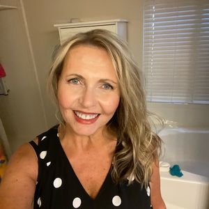 Meet your Posher, Carol